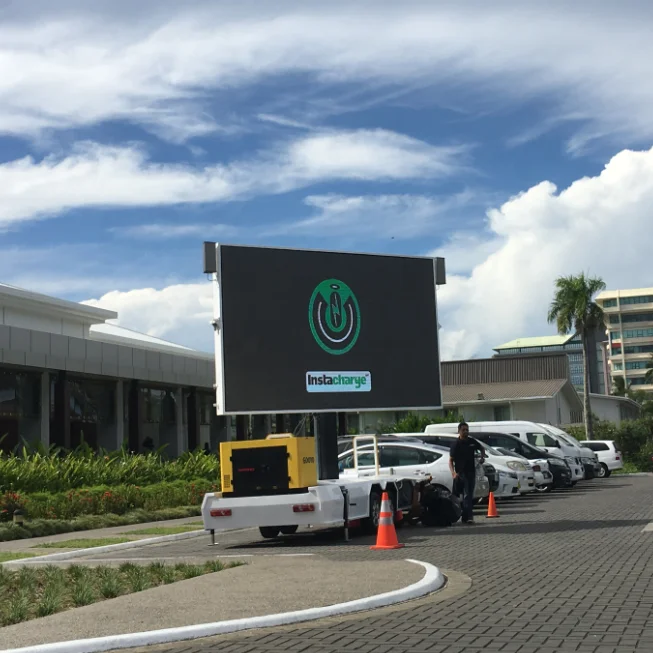 
YEESO 2014 the Last Wave of Selling Outdoor Mobile Advertising LED Wall Mounted Trailer with Digital Processor, LED Studio 