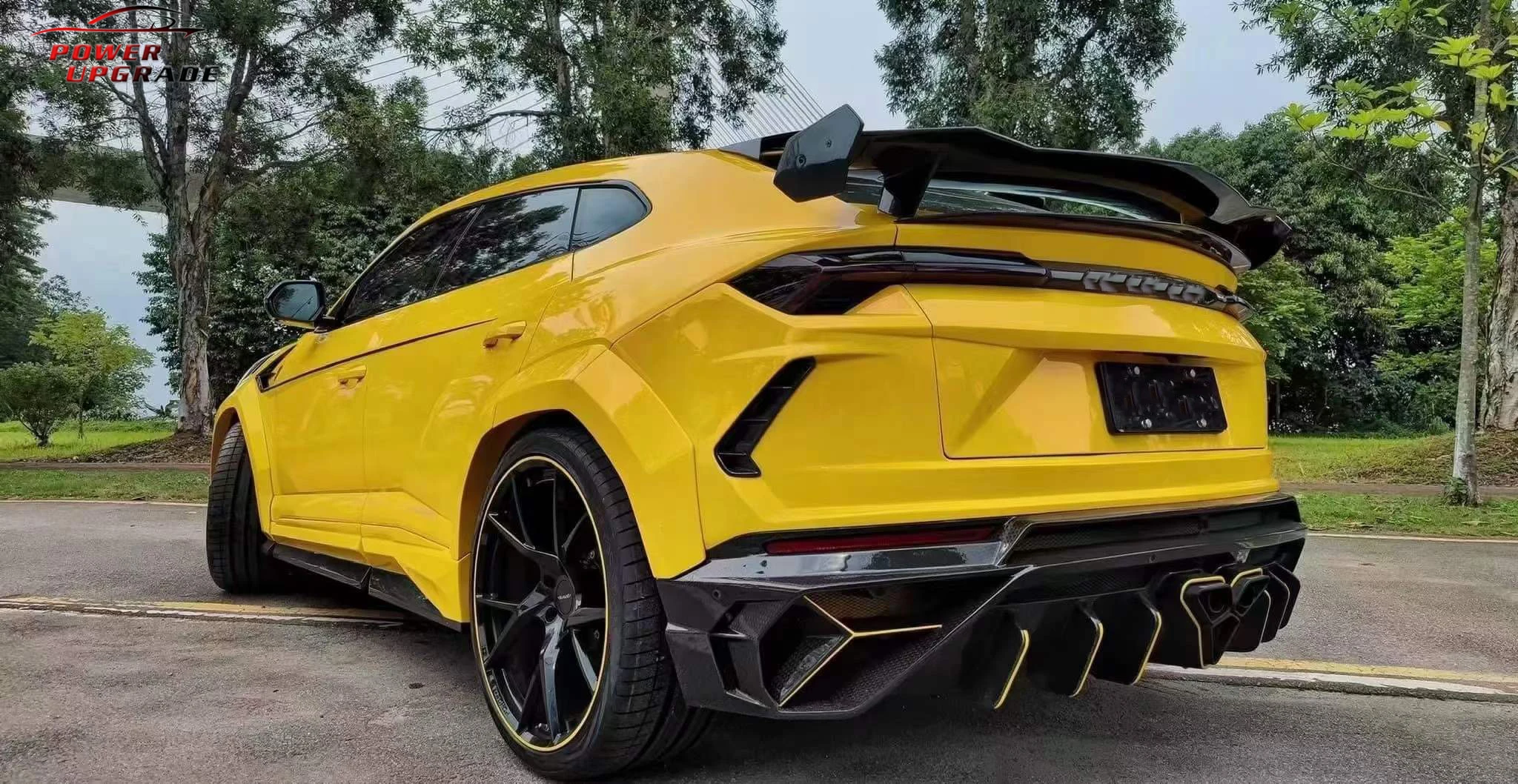 M Style Dry Carbon Fiber Car Bumper Rear Engine Hood Rear Spoiler Full Body Kit For Lamborghini URUS