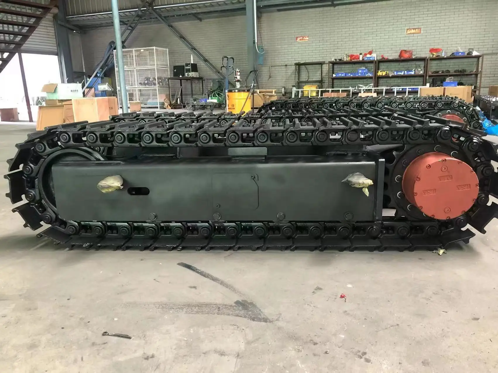 3-тонное гусеничное шасси GSST с горизонтально-направленной буровой установкой для строительства розничного производства