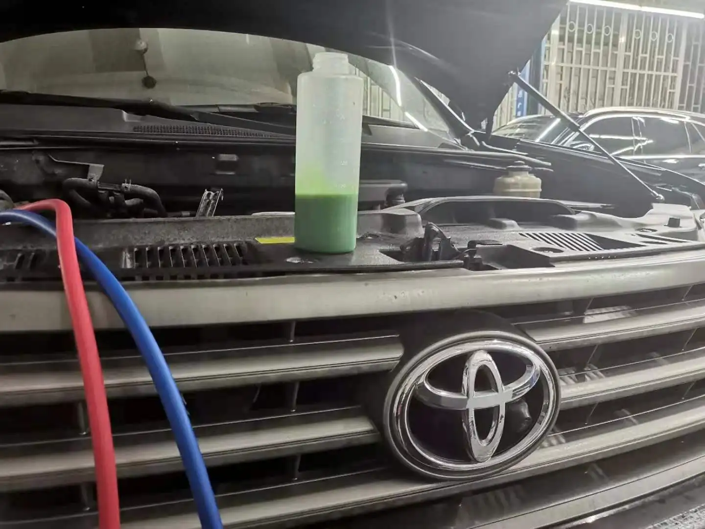 Auto ac cleaning flushing and oil exchange machine