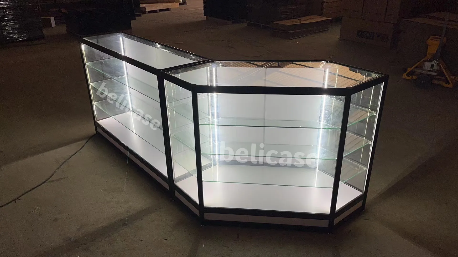 Cheap Boutique Jewelry Watch Shop Furniture Glass Cabinet with Led lights Smoke Shop Aluminum Frame Glass Corner Showcase