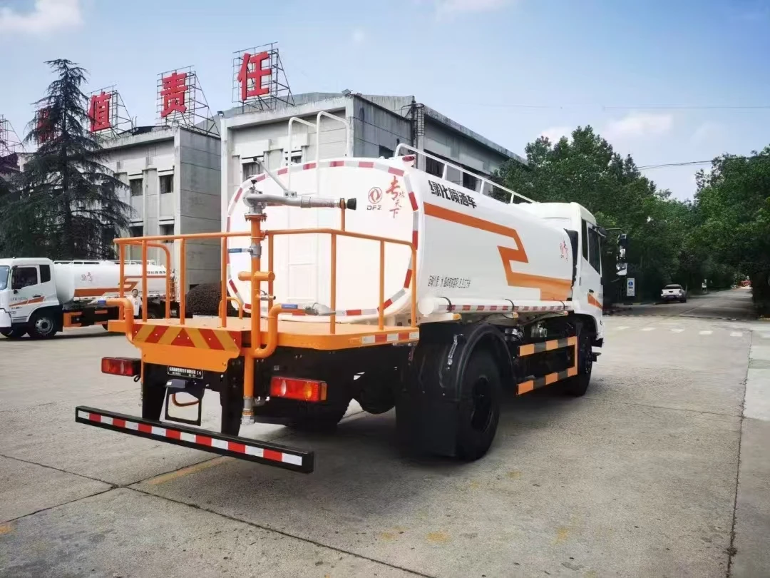12 square Green Spraying Vehicle Energy-saving and Efficient Integrated Whole