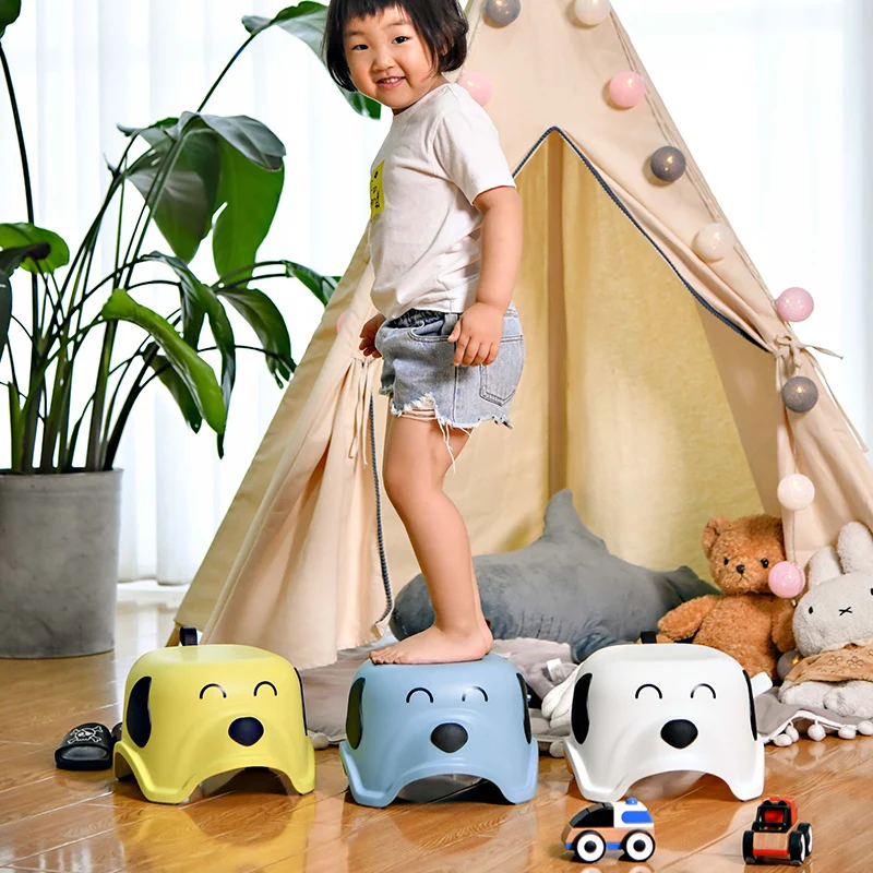 High Quality Manufacturer Supply Anti-slip Stool Plastic Toilet Step Stool Wholesale Living Room Furniture Modern Stool