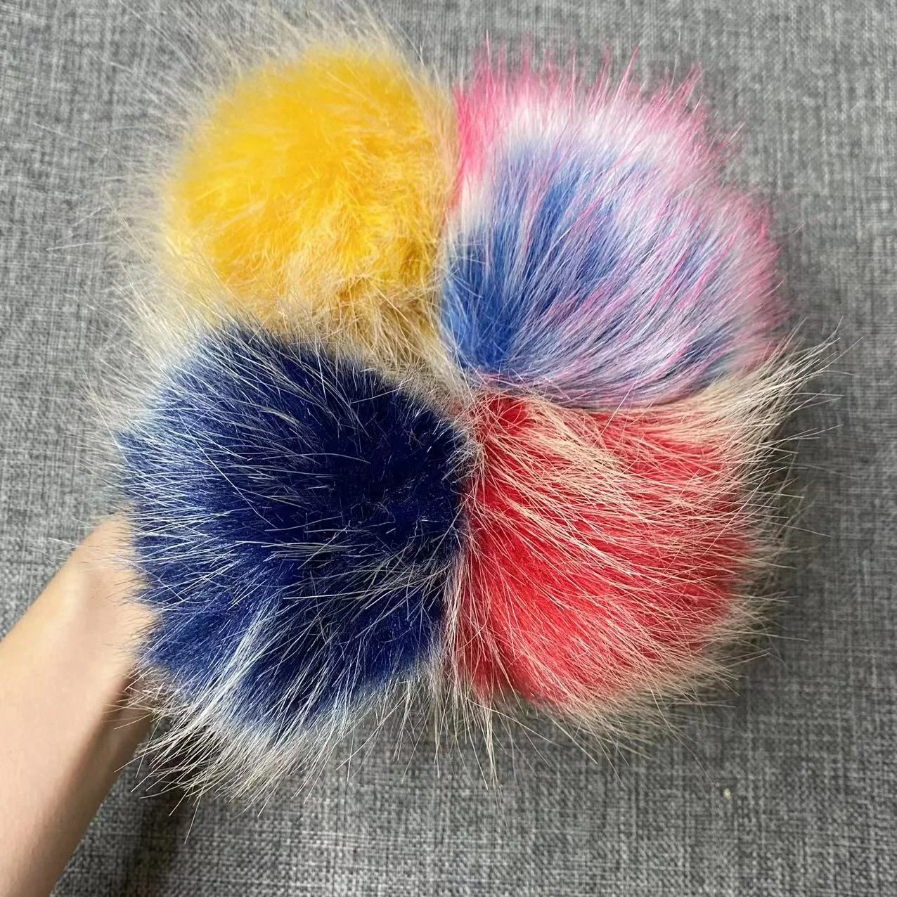 Custom fuzzy 15cm 18cm large faux animal fur pom balls with press button for decoration beanie shop OEM DIY fluffy fur snap poms