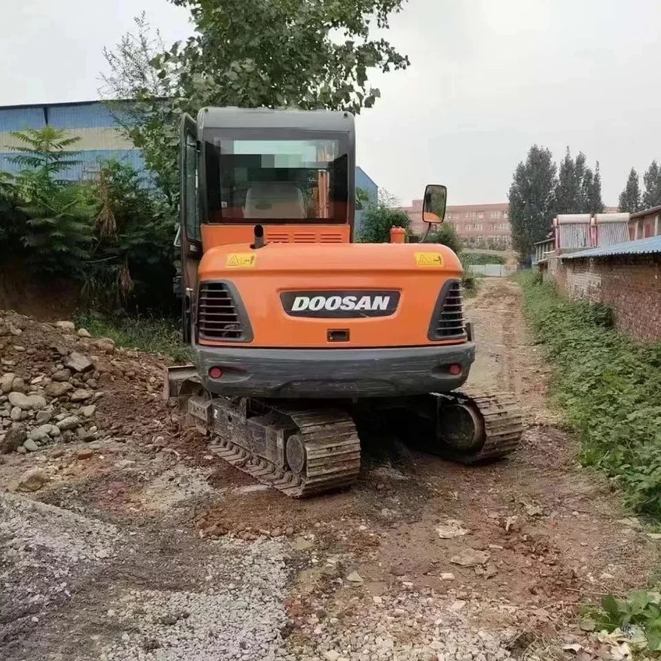 Construction Machinery Used Excavator 5.5 Ton Doosan DX55 For Sale Bucket Capacity 0.21m³