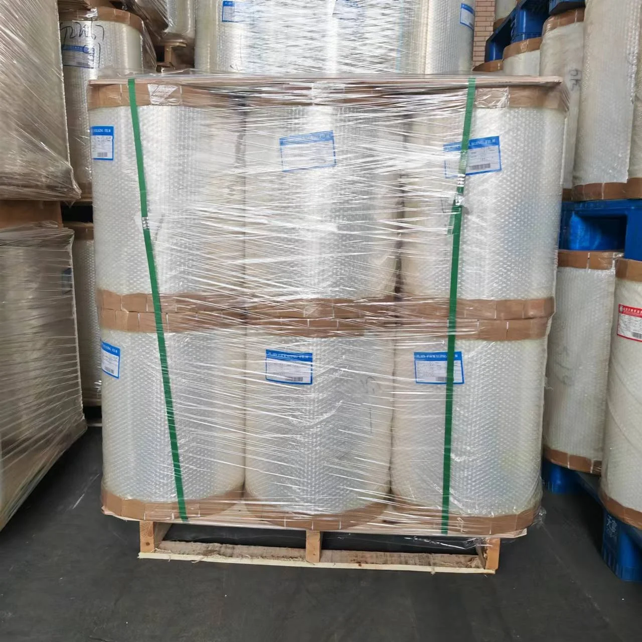 China Hot Sales Machine Use Plastic Polyester Stretch Film Jumbo Roll