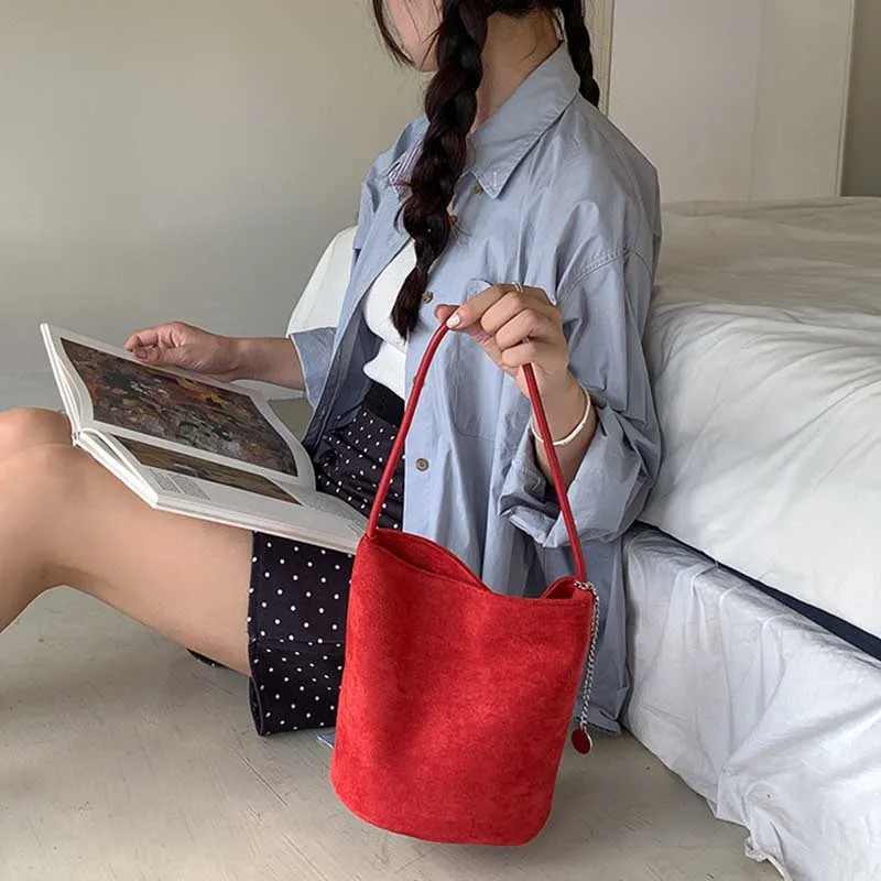Wholesale Hot Sale Fashionable Leisure Large Capacity Suede Barrel-shaped Bucket Tote Handbag For Women