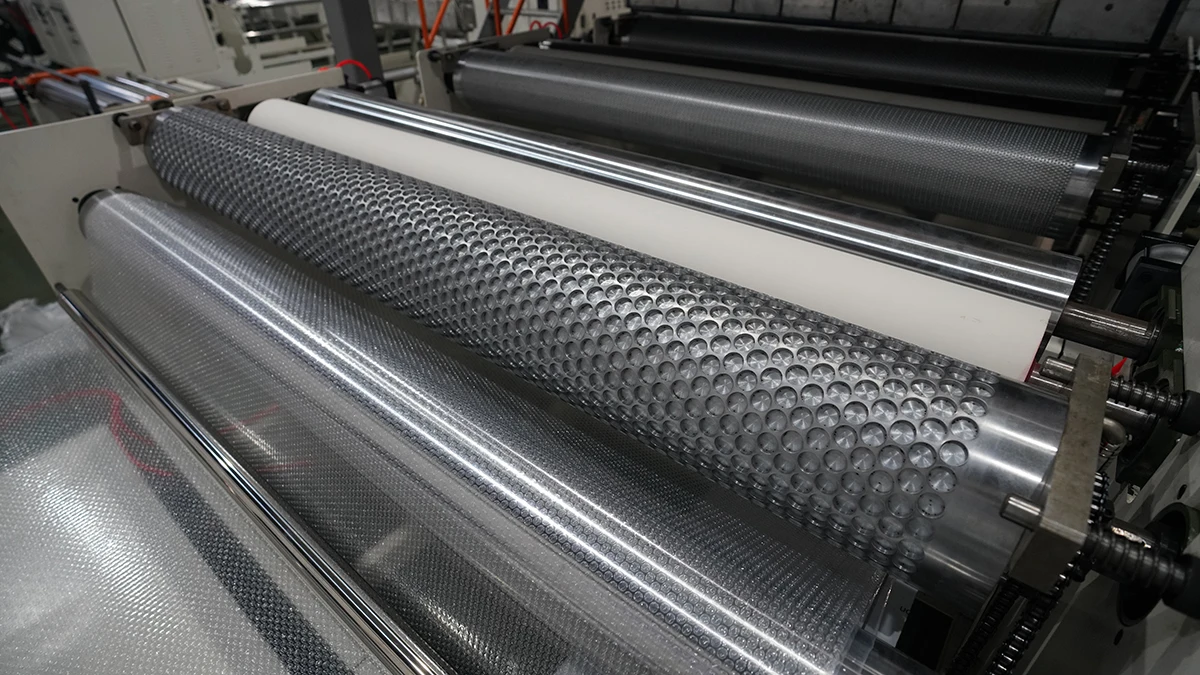 CE ISO certificated low cost high speed double screw laminated air bubble film production line