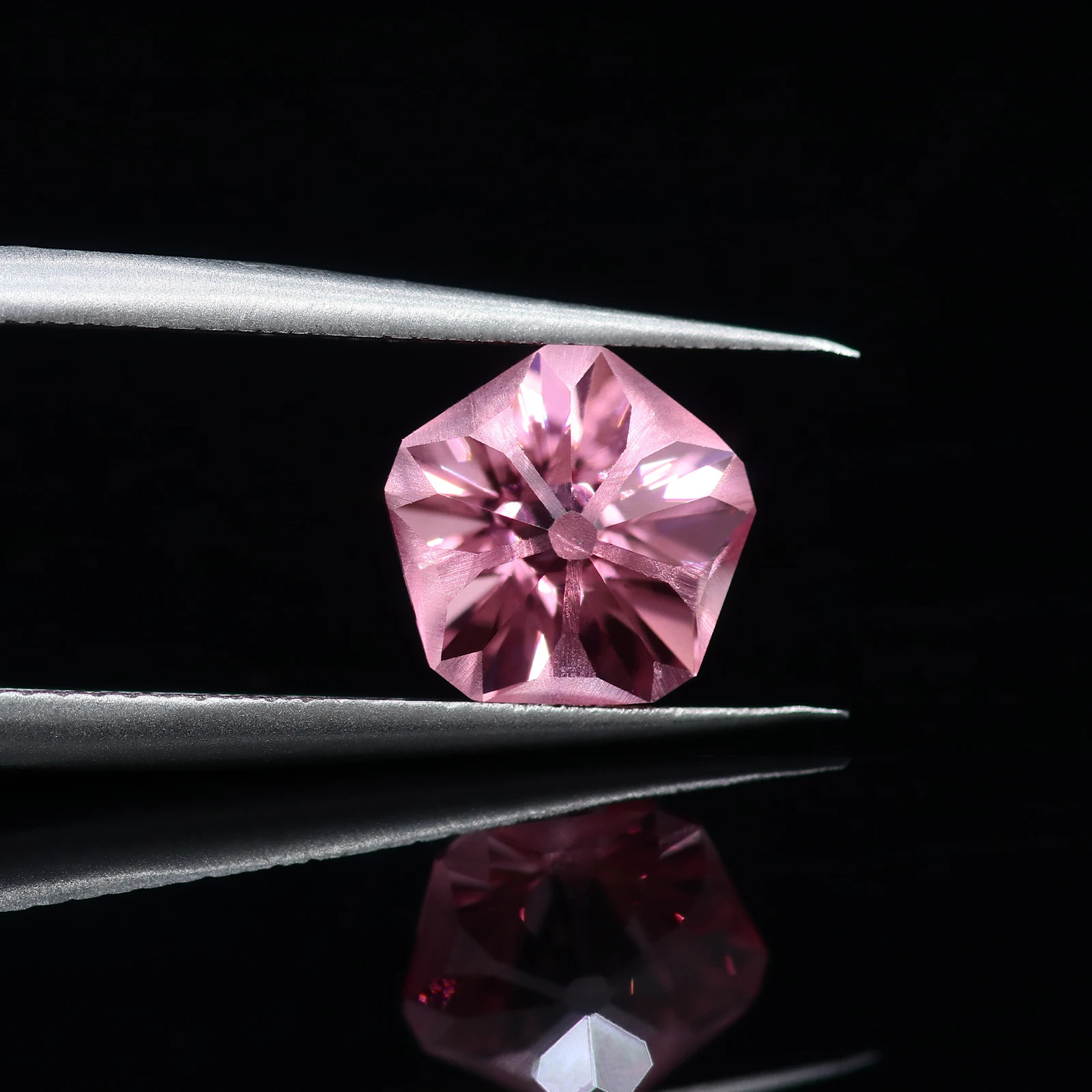 Wuzhou Sakura cut  pink sapphire Loose Lab Created Synthetic Gemstone High quality customize cut service Manufacturer