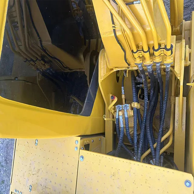 Cheap hot sale high flexibility construction equipment yellow large track excavator komatsu pc220 engineering tool