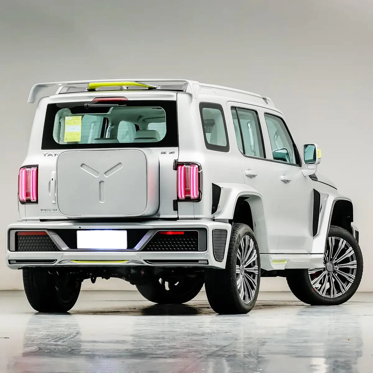 Cheap Price Great Wall High Speed 2.0t 2024 Gasoline Car GWM Tank 300 Body Kit