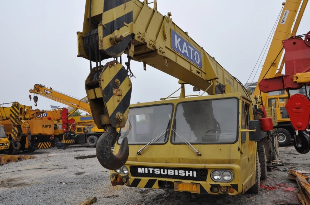 Подержанный кран для механической техники KATO NK350E в продаже Япония