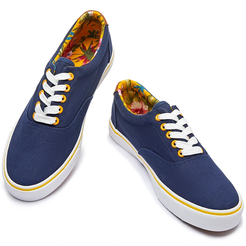 KH Factopry Wenzhou Factory Wholesale Walking Style Men Canvas Sneakers Low Top Slip-On Classic Fashion Canvas Shoes For Men