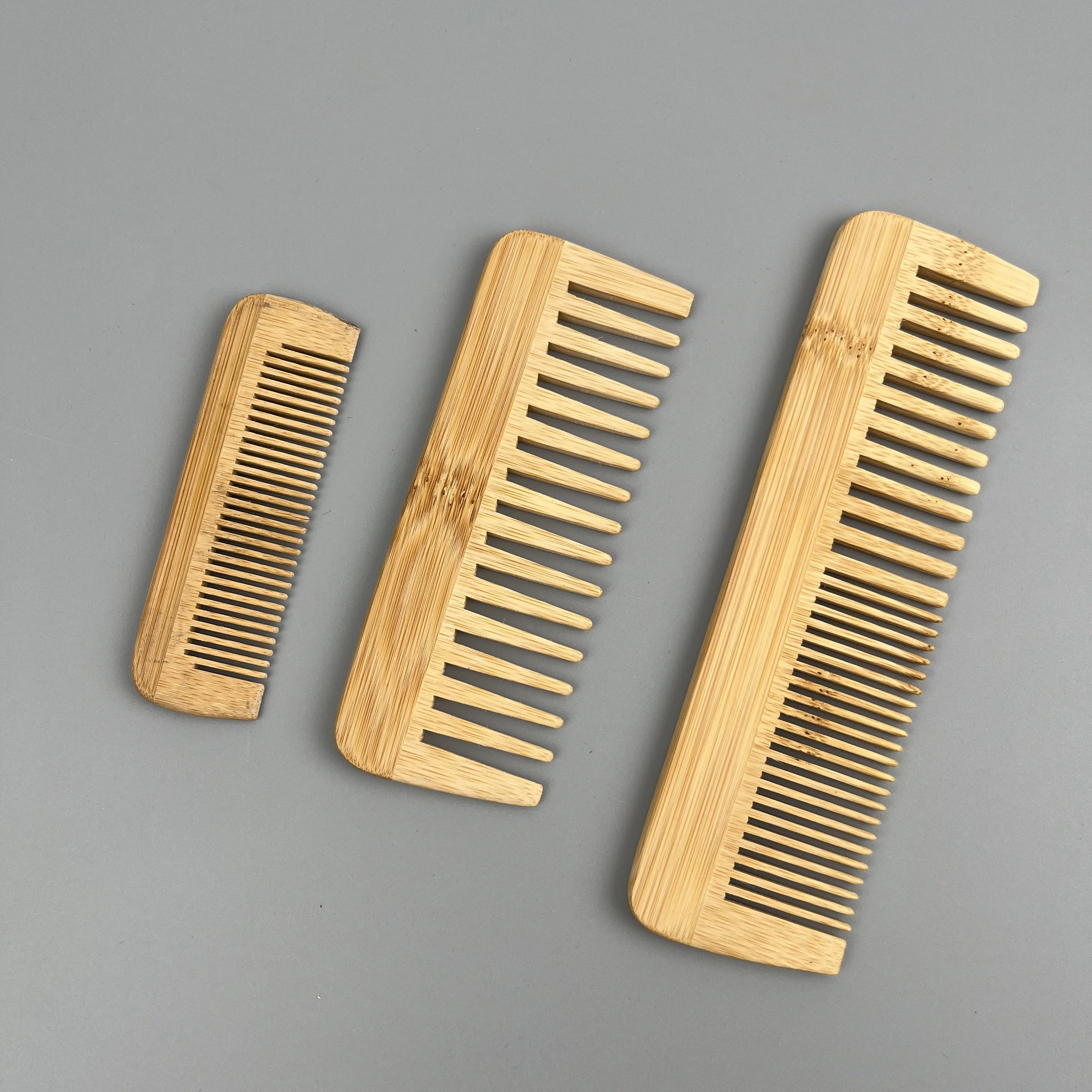 Eco-friendly Natural Bamboo Detangling Anti-Static Wide Tooth Comb For Women And Men Massage Hair Comb Personalized Wooden Comb