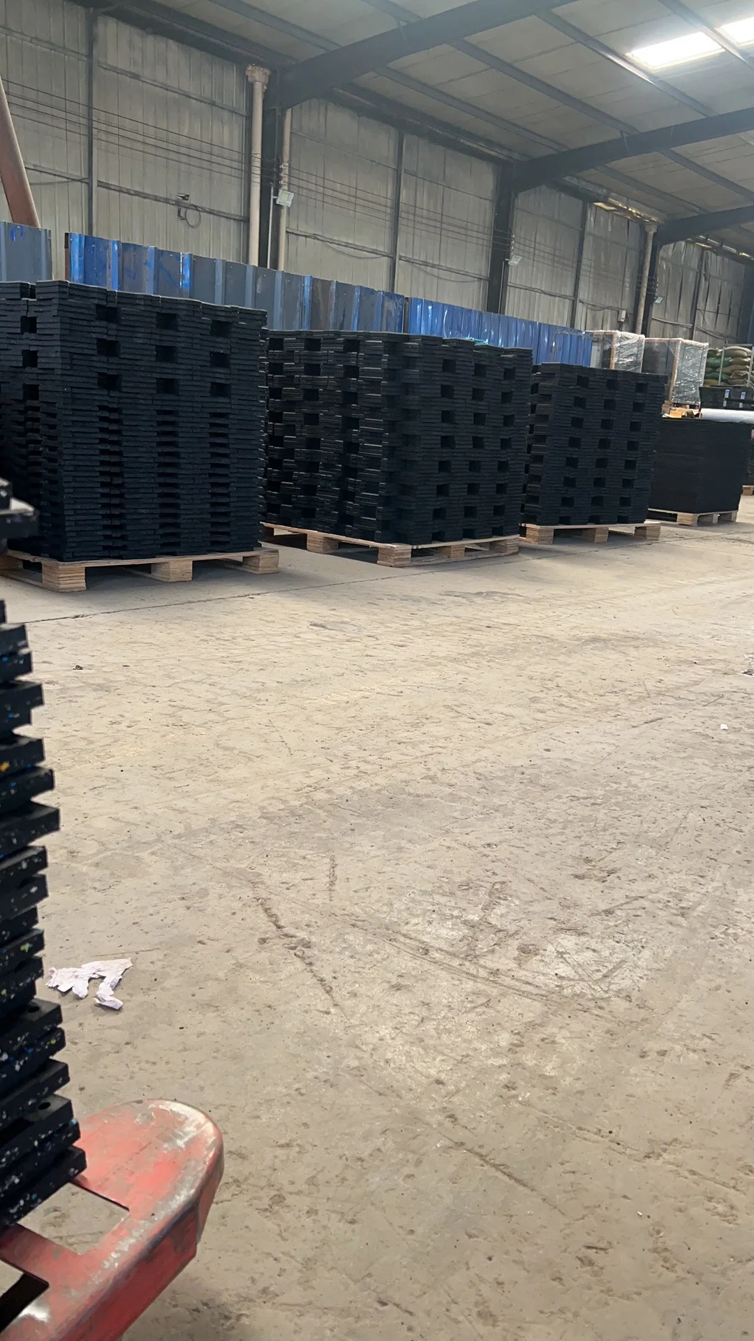 Support custom  equine interlock horse barn dog bone rubber paver flooring tile for horse stable