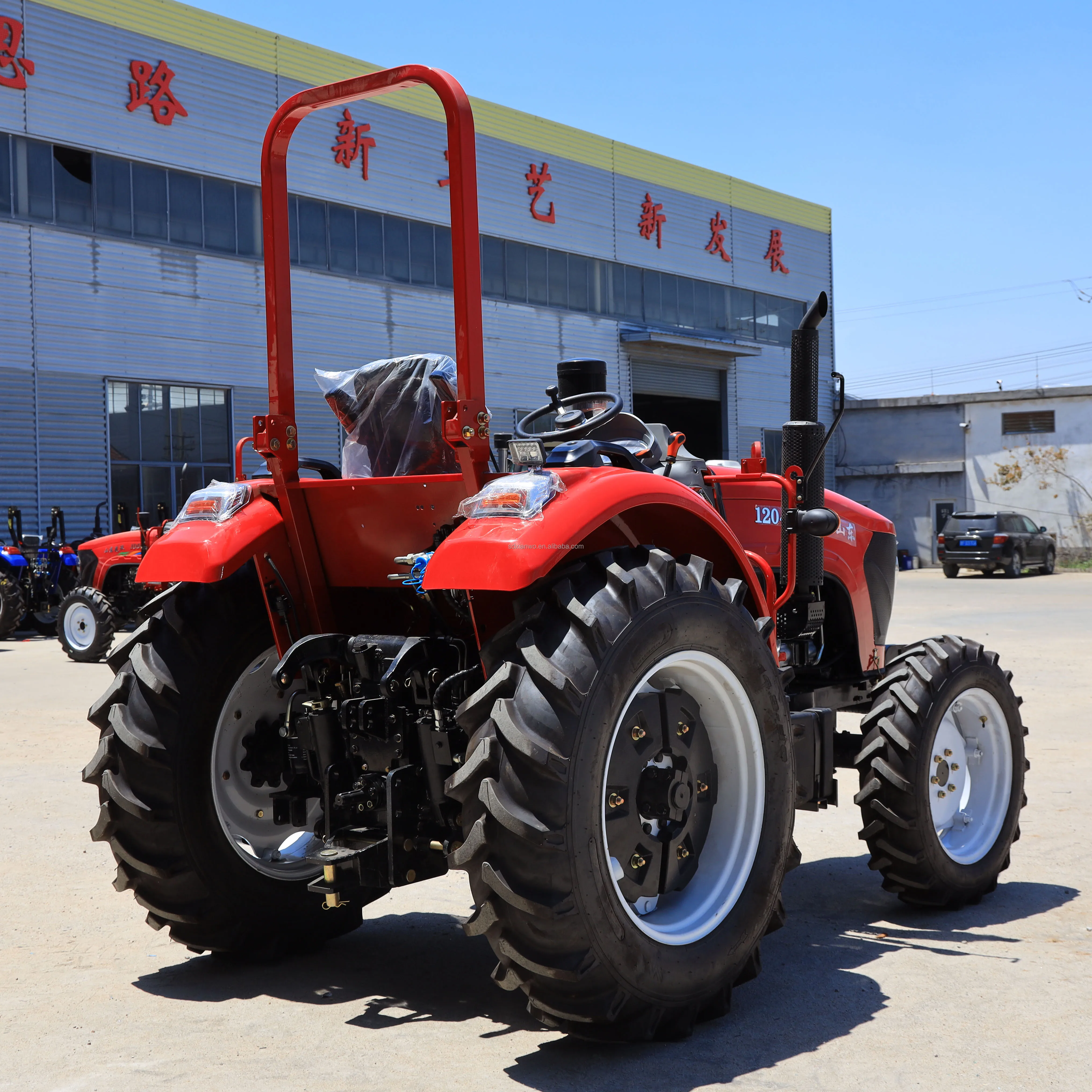 Компактные сельскохозяйственные тракторы 4WD 70HP сельскохозяйственный трактор с газонокосилками и тракторами