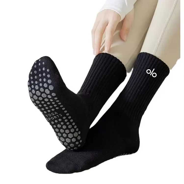 Designer Casual Jacquard Knitted Letter Wholesale Crew Cotton Brands Socks Funny Sports Custom Socks Men