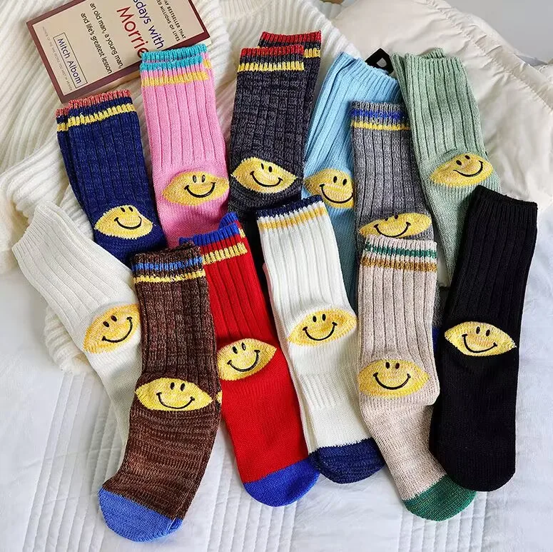 Hot Sale Korean Funny Heel Smiling Face Girls Thick Socks Soft Cotton Fashion Colorful Smile Women Slouch Socks