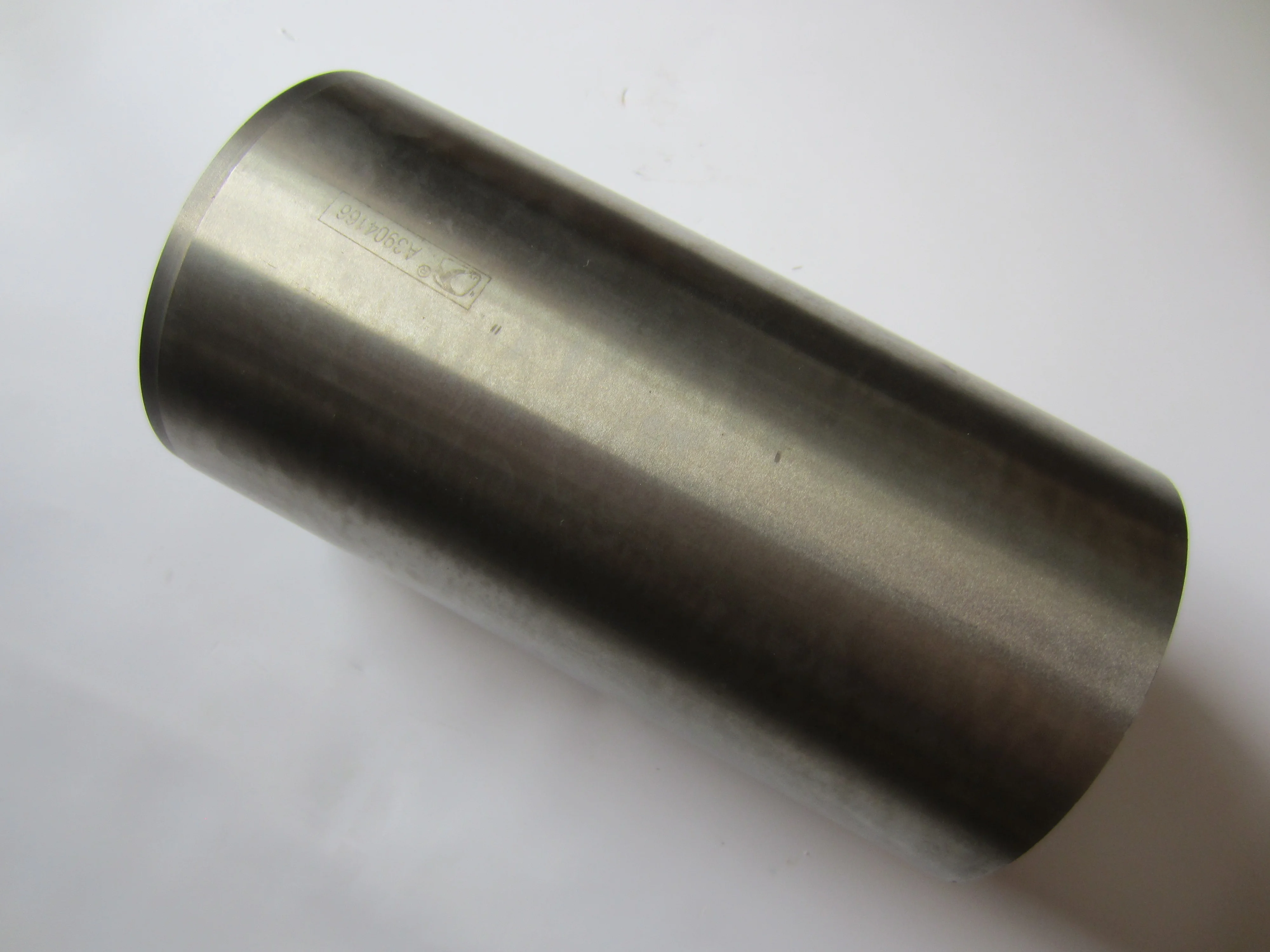 
4BT3.9 6BT 5.9 Diesel engine Cylinder liner sleeve 3904166 