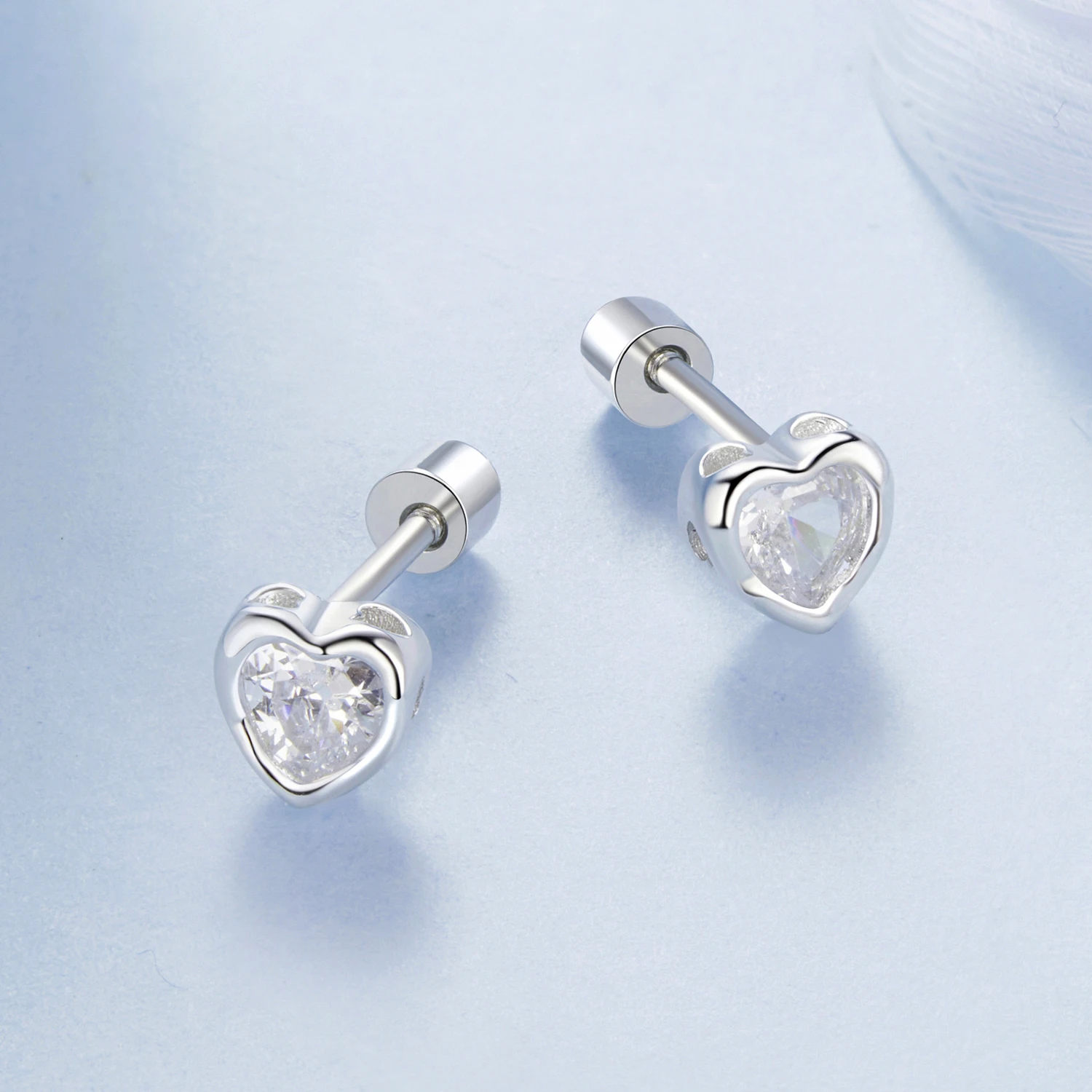 Pavé Setting CZ Plated White Gold 925 Silver Jewelry BSE1103 Heart-Shaped Silver 925 Stud Earrings