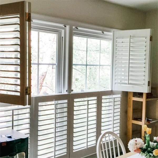 Window Plantation Shutters Factory Direct Supply Faux Wood PVC Louvered Wooden Vertical 3 Years Window Shutters Interior Plastic