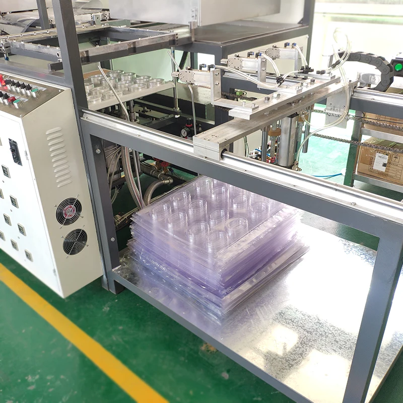 Guangzhou factory food container plastic vacuum forming machine for food lid
