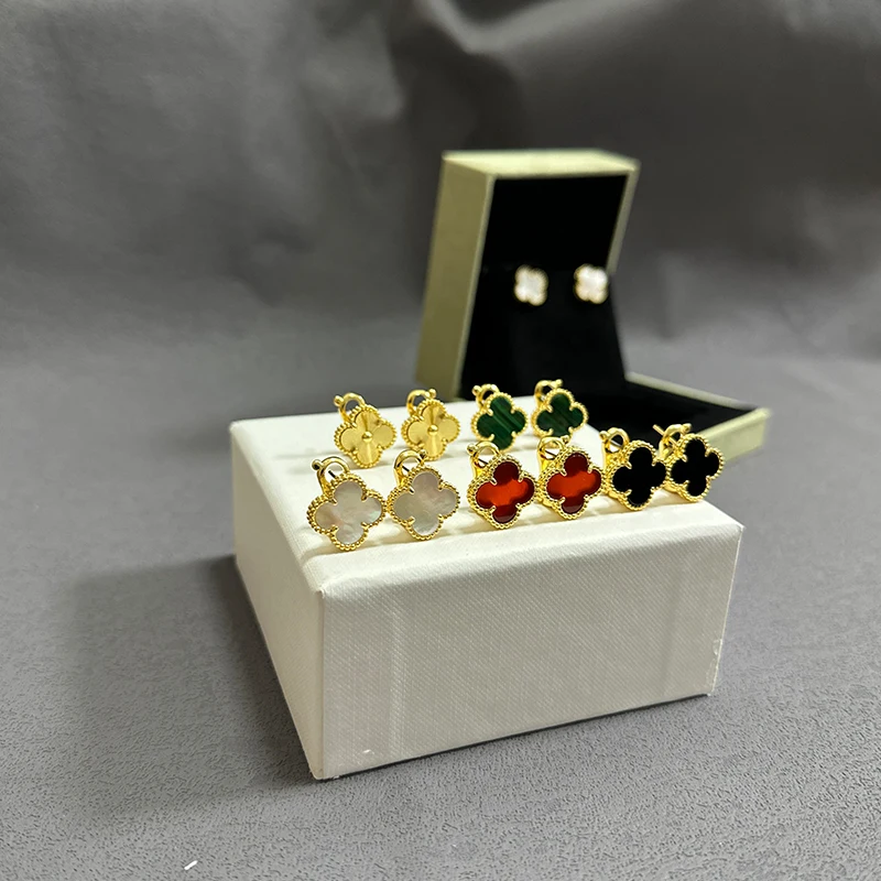 Женские сережки из серебра 925 пробы