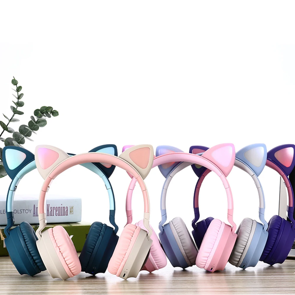 2022 New Fashion Stereo Built in Radio Cheap Cat Ears Headphones Wireless