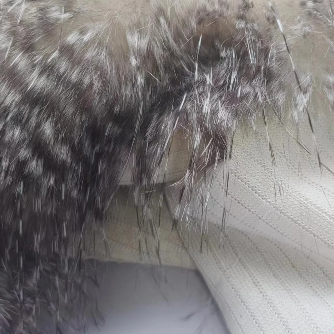 Высокое качество, 1250 г, окрашенная искусственная меховая ткань для зимнего пальто