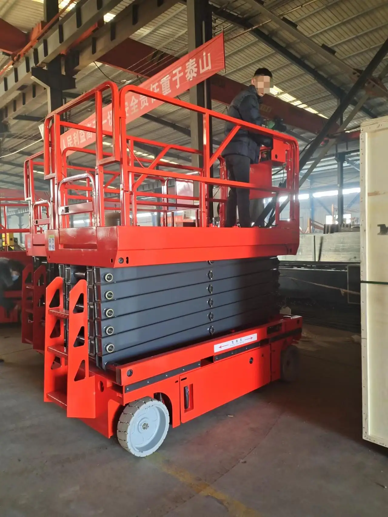 Koman Hydraulic Scissor Lift Elevator Platform Full-Auto with 6Ton Load Capacity Farm Restaurant Retail Industries