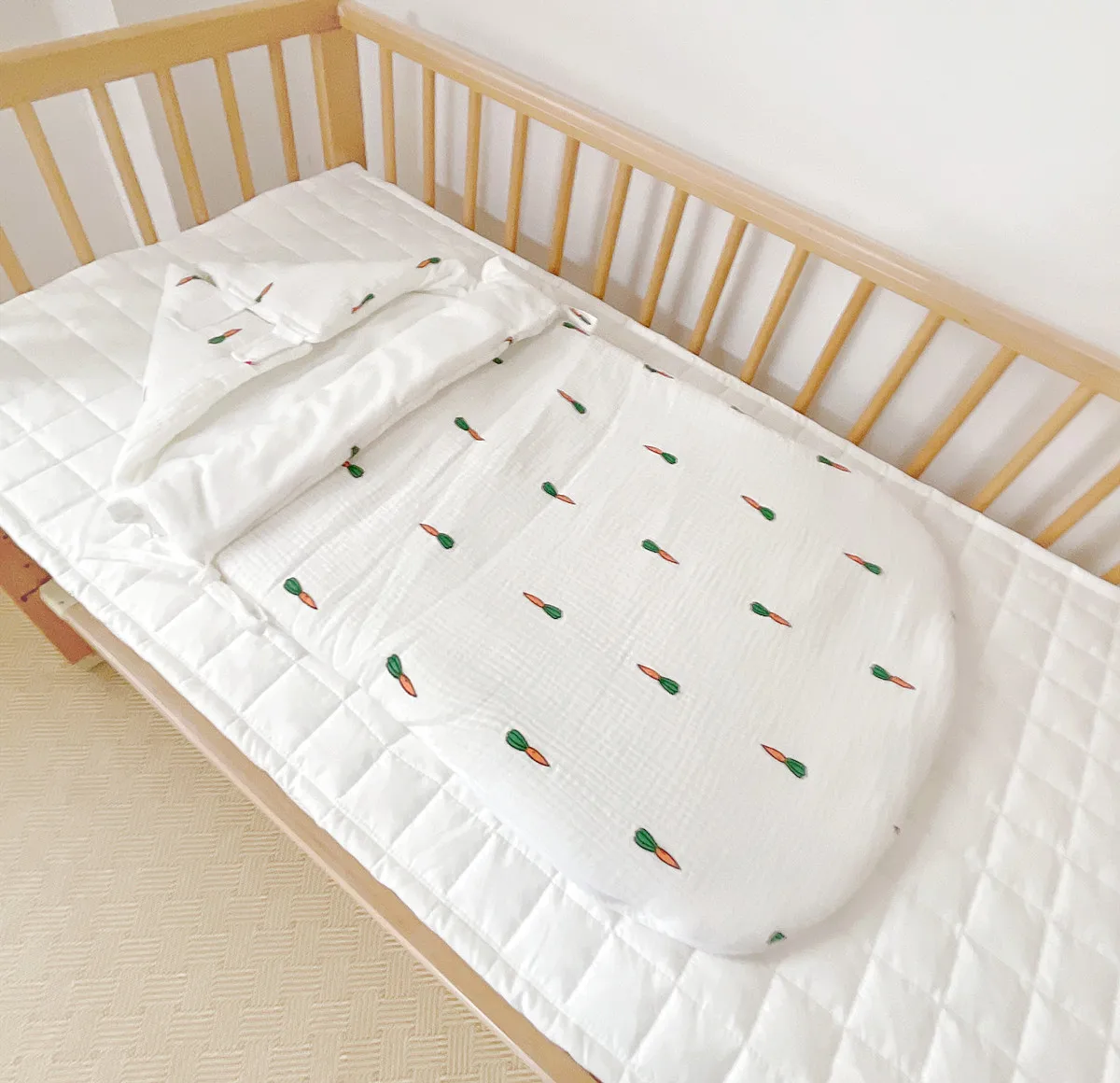Yuan Cream Baby Quilt 100% Cotton Knitted Gauze Plush Sleeping Bag Dual-Use for Newborns 0-2 Years Thickened for Autumn Winter