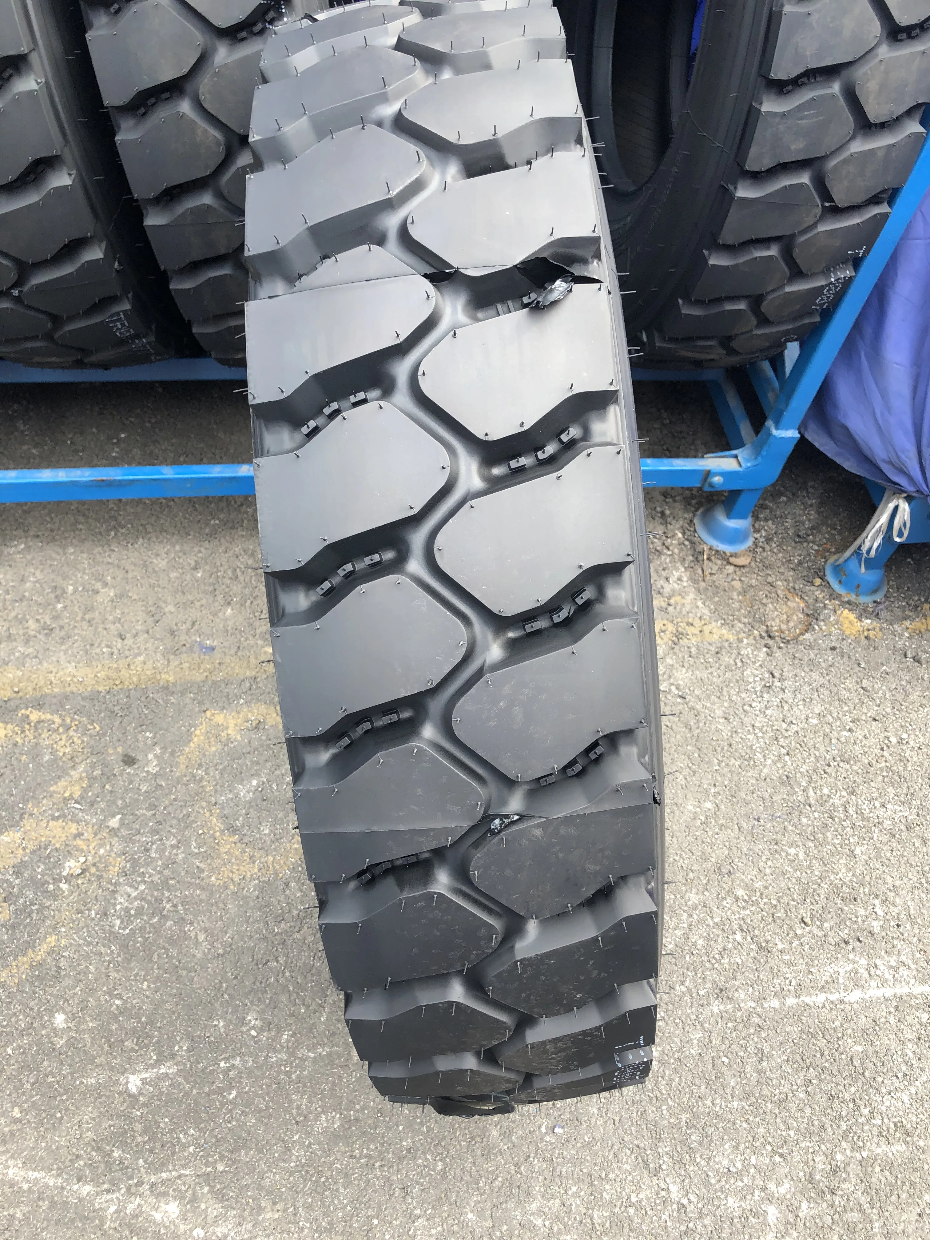 Superway sportrak sp909 1200r20 22pr tire off road 12.00r20 1100r20 11.00r20 10.00r20 1000r20 heavy duty truck