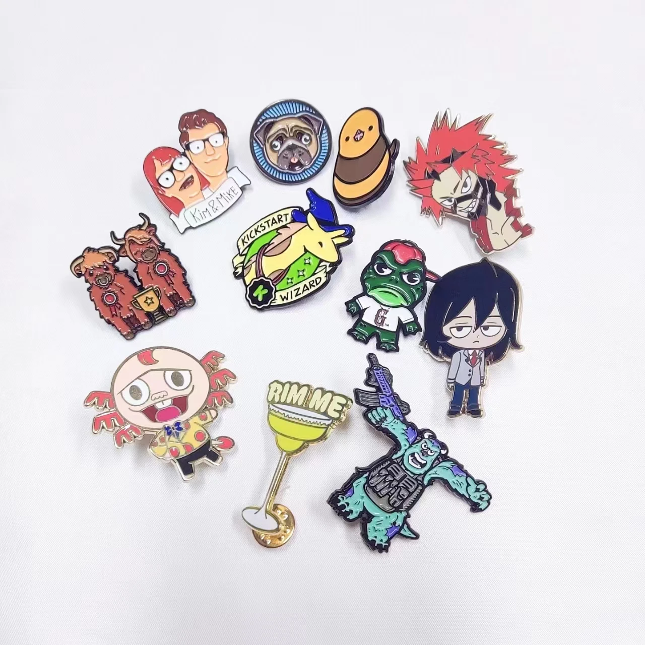 PINSBACK Hot Selling Korea Idol Mini Badge Metal design logo soft and hard enamel lapel pin for hat sport