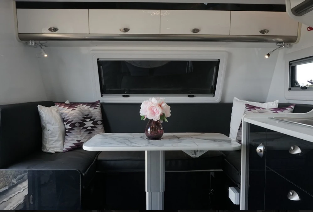 
2020 hot sale slide out caravan Chian motorhome cheap price luxury furniture rv for sale 