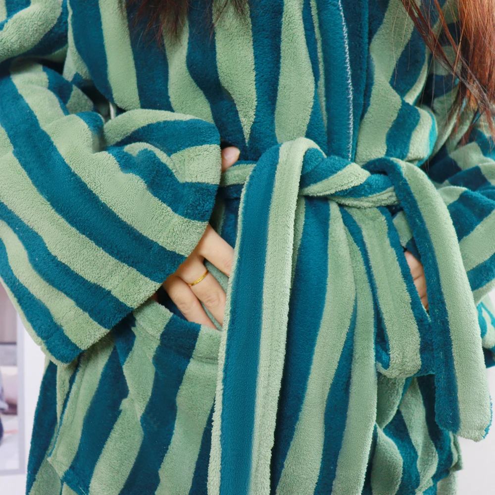 Custom Microfiber Bathrobe Adult Dresses Gown for Hotel & Home Woven Techniques Hot Selling  Bathrobe