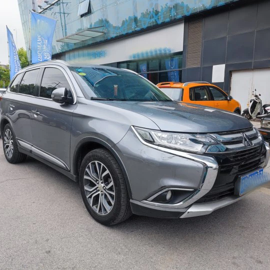 Mitsubishi Outlander used car was registered in April 2018 with 2.0L displacement and has driven 55,300 kilometers