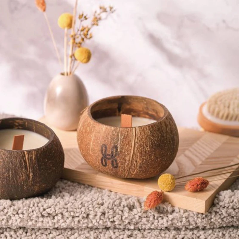Wholesale Custom Luxury Wood Wick Coconut Bowl Candles Handmade Natural Coconut Shell Scented Candles
