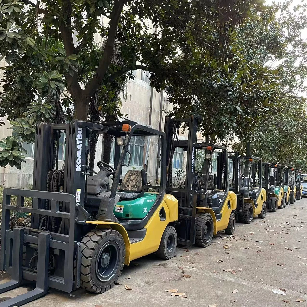 Хорошее состояние вилочный погрузчик komatsu 3 t подъемник тонны по