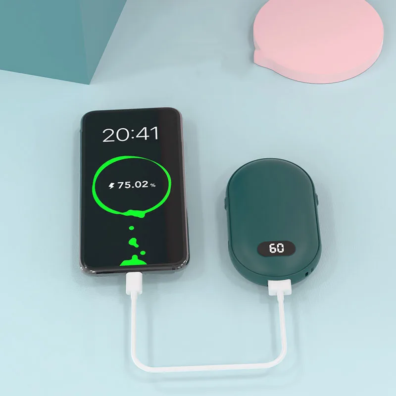 Q0 2400mah portable outdoor 10w 5v 2a mini hand warmer power banks