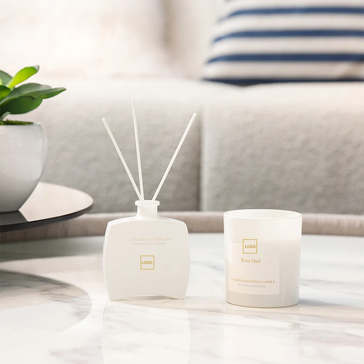 Home Fragrance Private Label Luxury Glass Bottle Essential Oil Aroma Reed Diffuser and Candle Set for Air Freshener