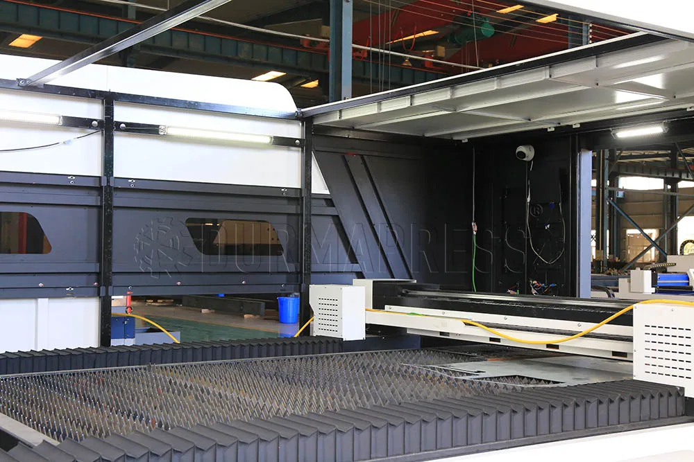 Fully Computer Controlled 12 KW MAX stainless steel 6025 series China fiber laser cutting machine