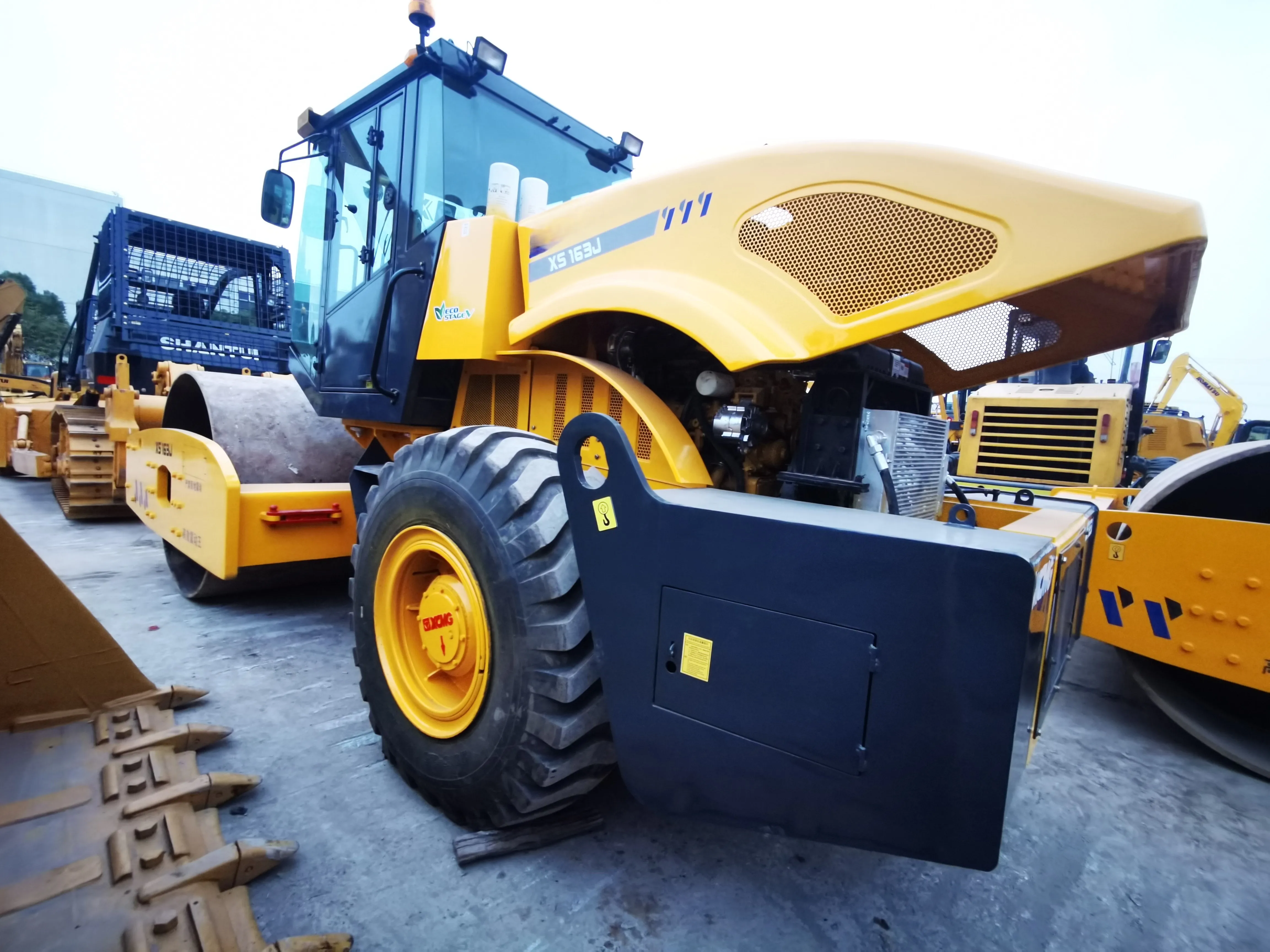 Good Quality 16Ton 2023 Used XS163J Single Drum Vibratory Road Roller 103kw Shangchai Engine Motor
