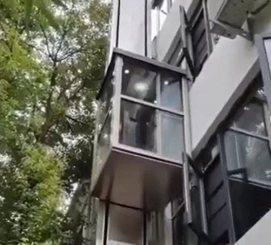 Small household elevator indoor and outdoor simple and silent household two-story three-story villa elevator factory small eleva