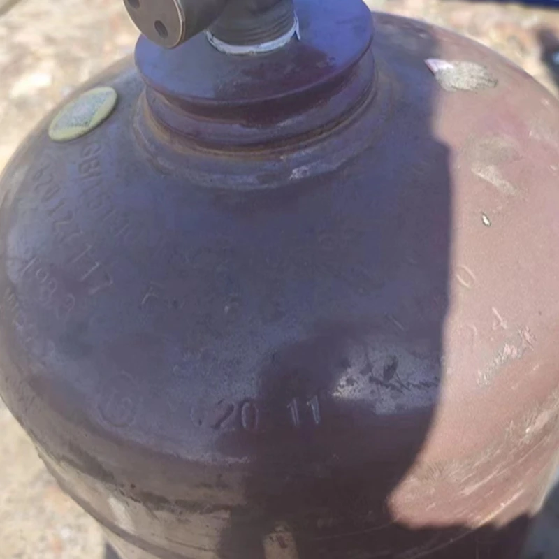 15 kg steel propane gas cylinder storage tank used by the manufacturing plant