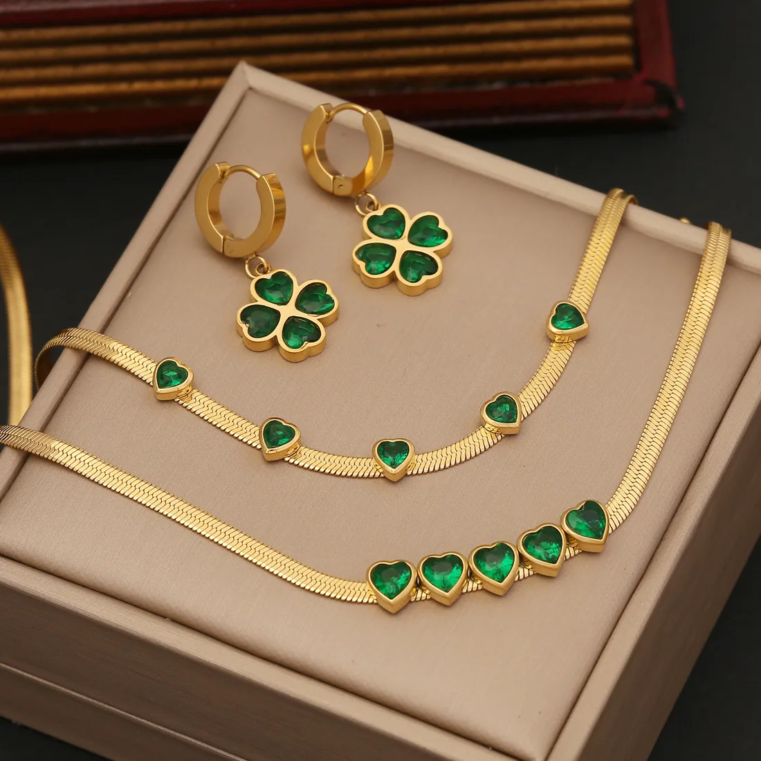 Green Gemstone Inlaid Heart Gold Plated Necklace Women Stainless Steel Gold Precious Color Chain Necklace 2023 Set