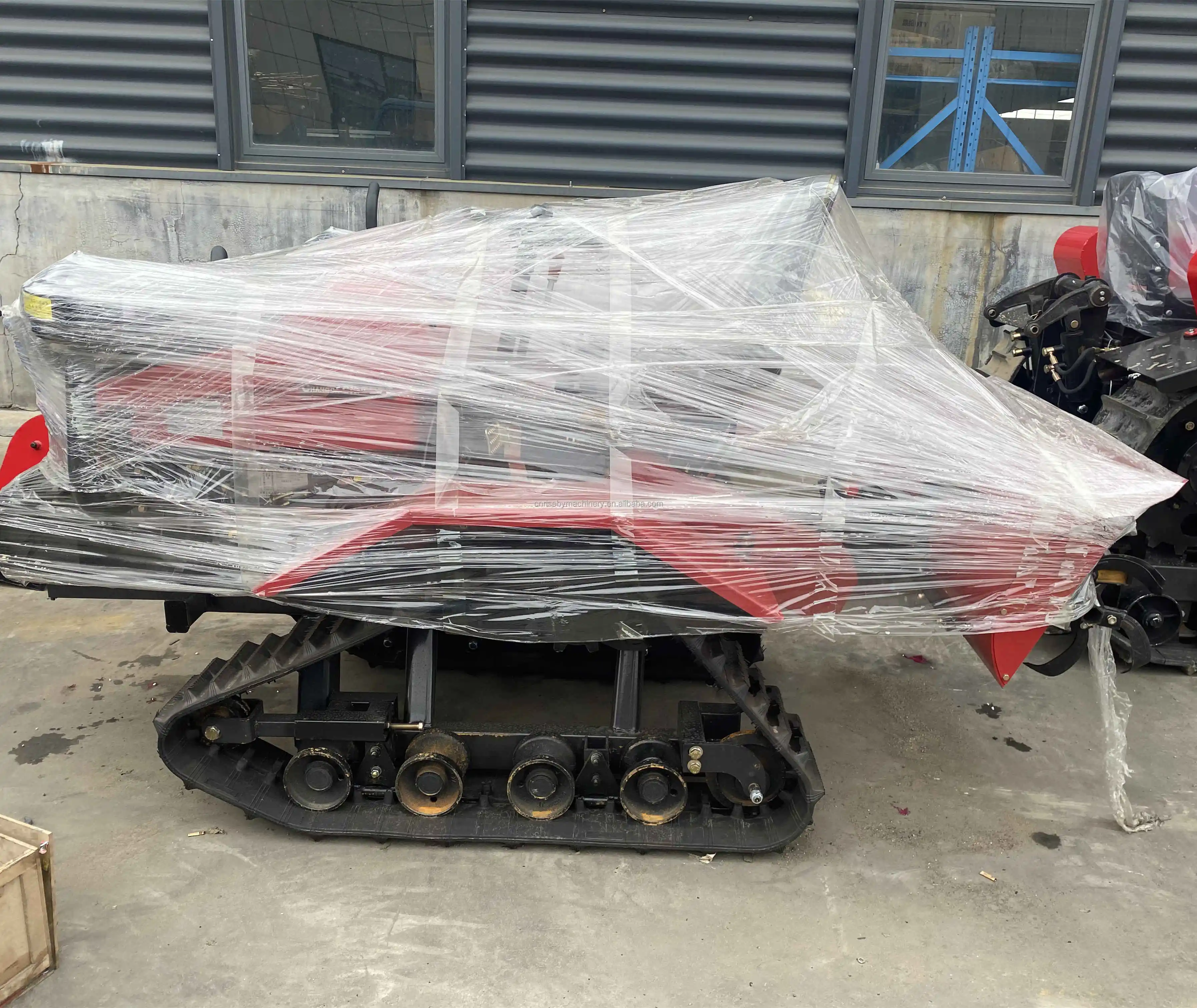 chinese farm use ride on tracks mower tiller sprayer tractors with 50hp