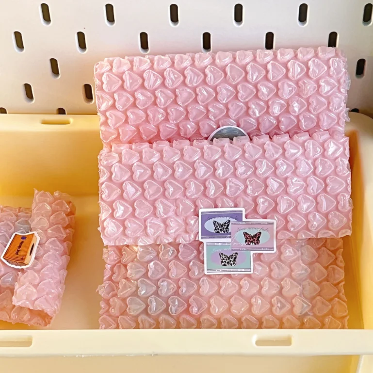 Pink heart-shaped thickened drop-proof express bubble film bags wholesale
