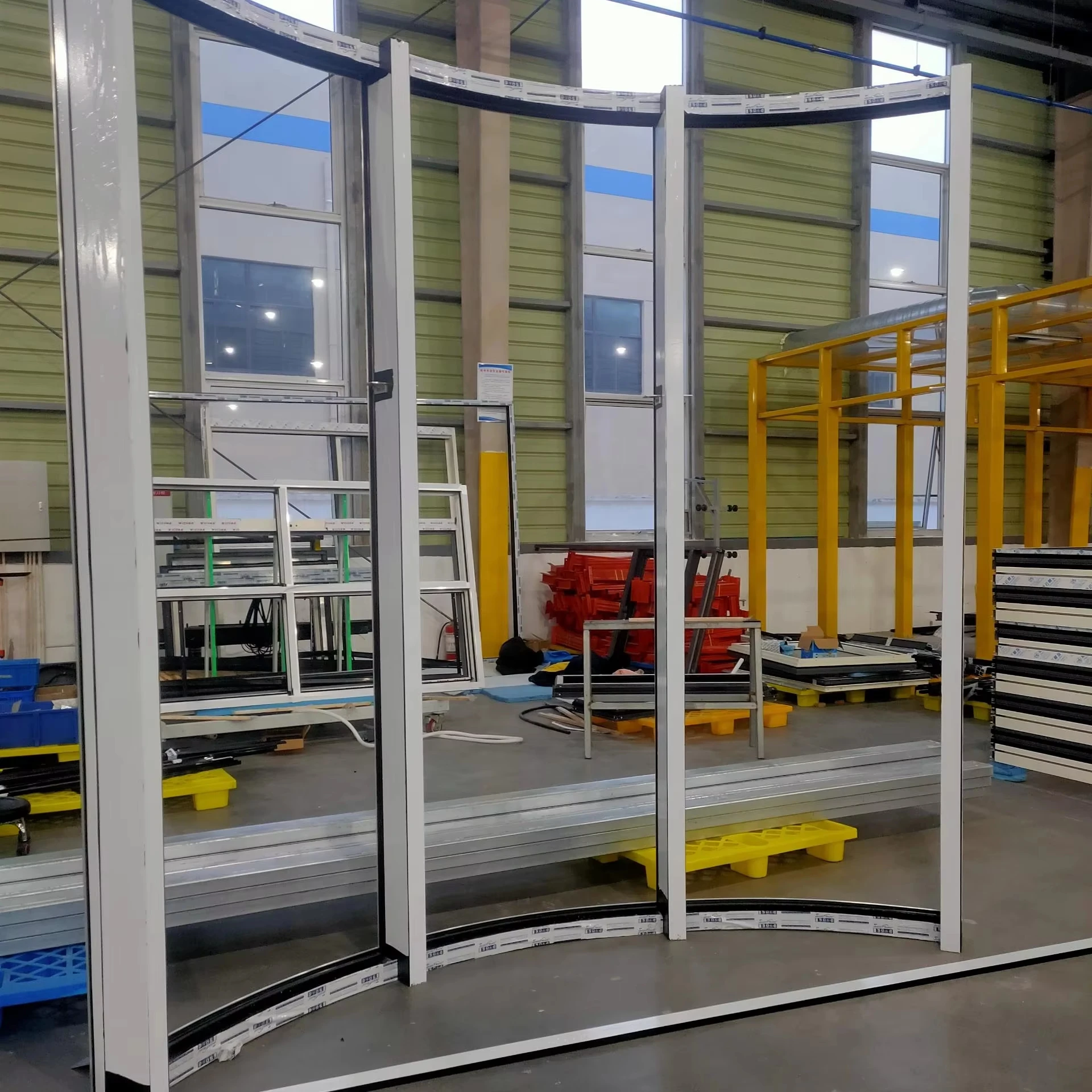 Convex Technology Type Three Dimensional Curved Arc Art Hot Bending Aluminum Tempered Low E Glass Picture Window Wall