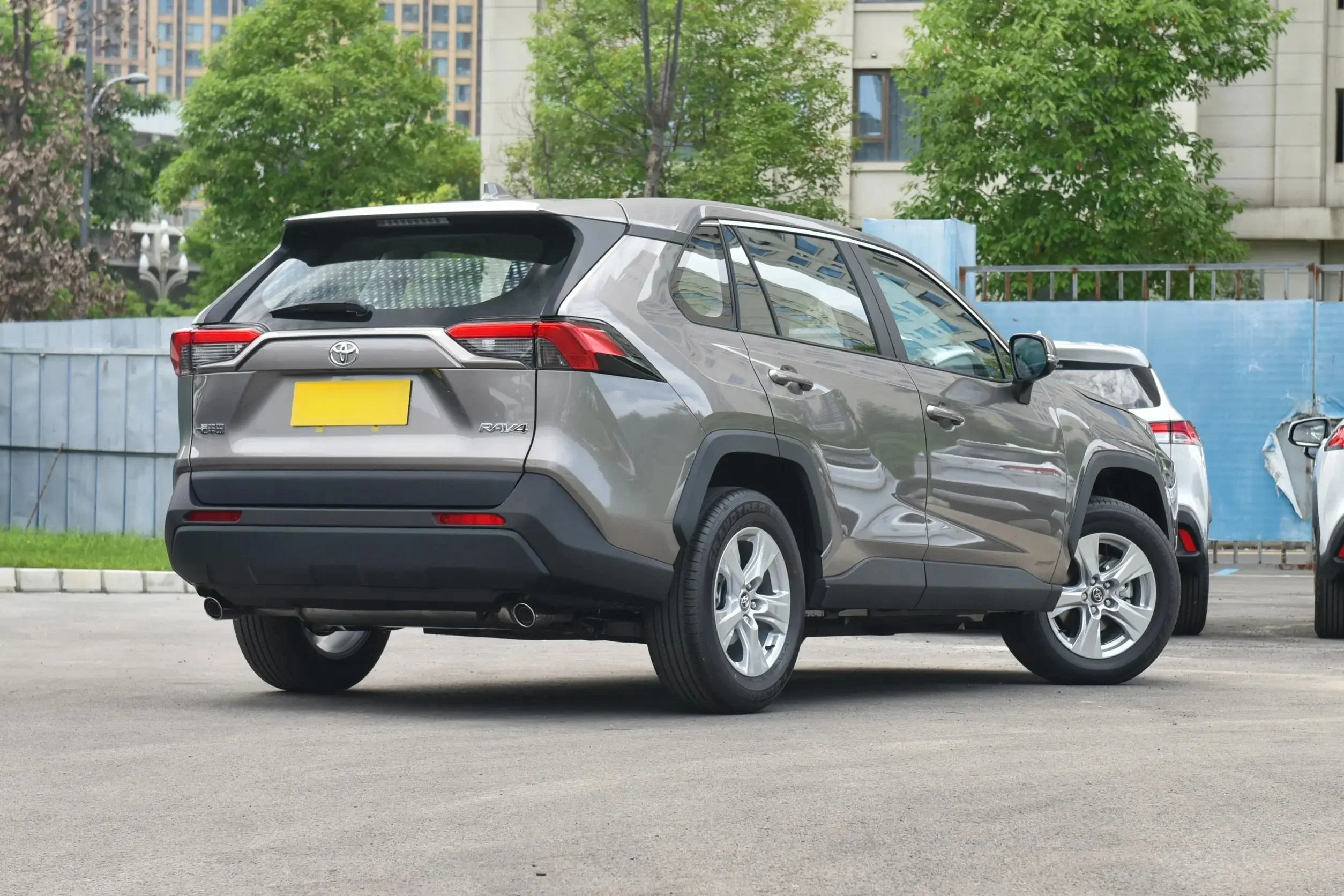 Новый 2023 HEV Fuel 2.0L CVT 2WD 4WD двухмоторный недорогой автомобиль бензиновый Гибридный внедорожник для Toyo ta RAV 4