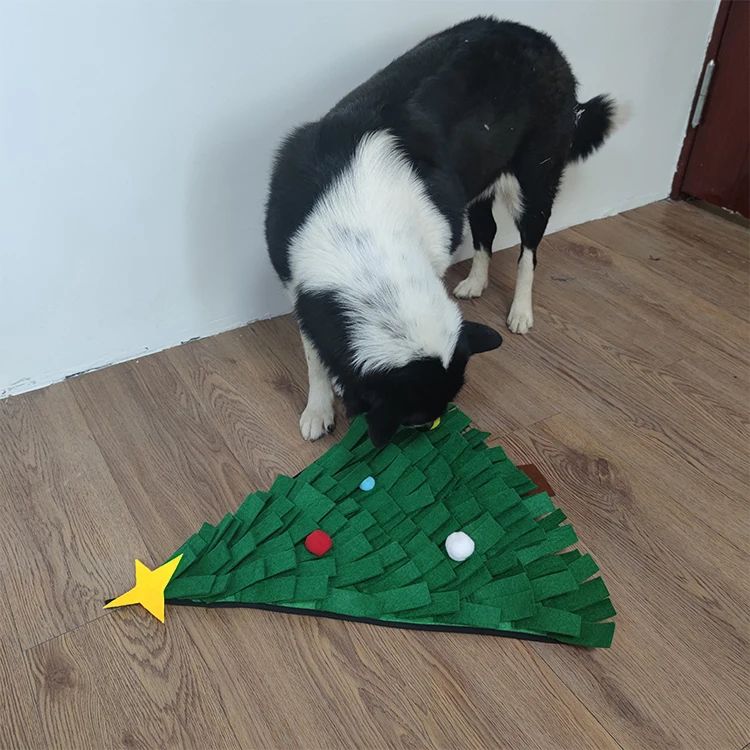 Hot Sale Pressure Relief Non-Slip Pet Green Christmas Tree Sniffing Mat Slow Feeding Training Rug For Dogs
